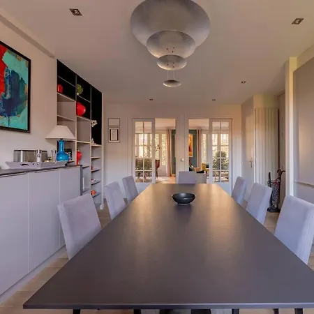 Apartment Mozart : 2 Bedroom With A Piano Paris