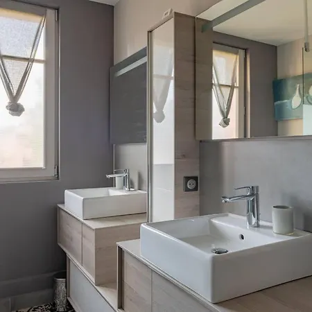 Mozart : 2 Bedroom With A Piano Apartment Paris