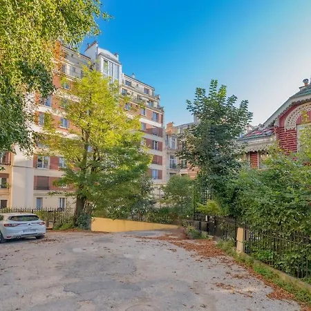 Apartment Mozart : 2 Bedroom With A Piano Paris